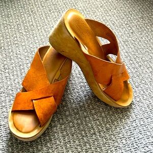 Kork-Ease slip-on platform with cross band